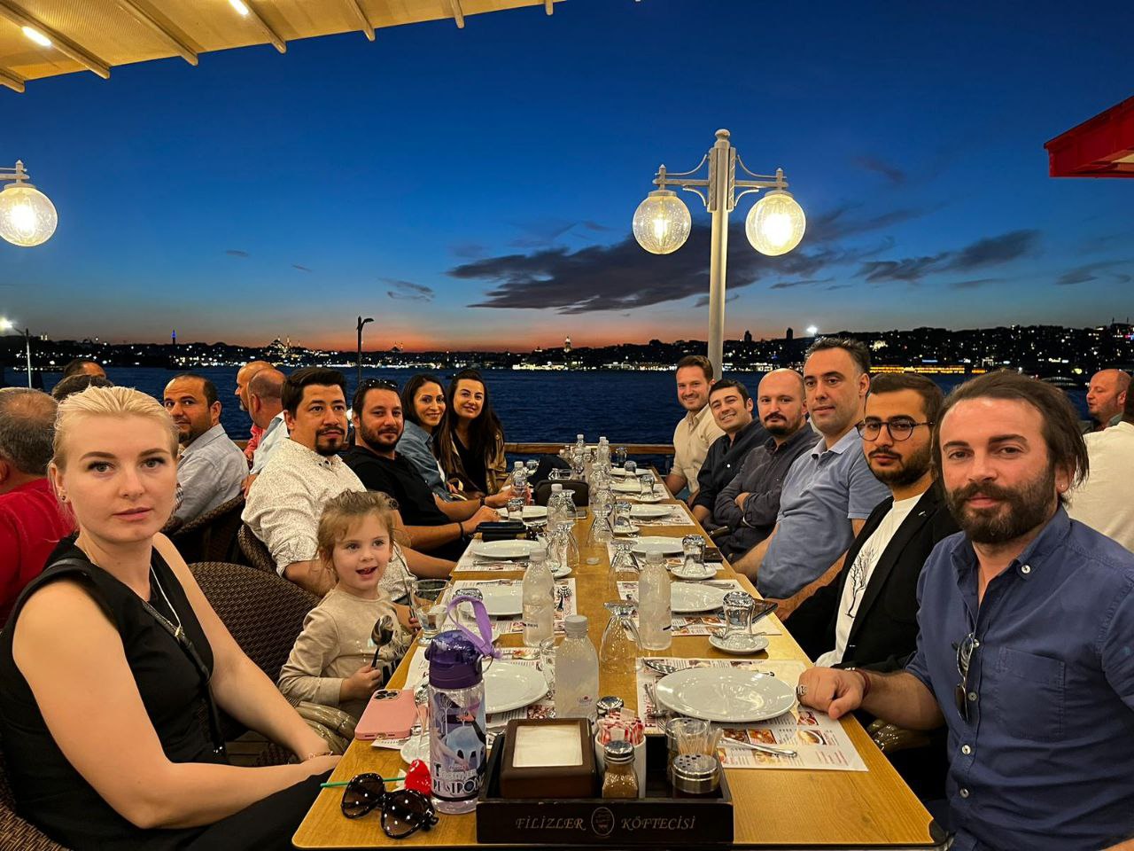 Türk Deniz Eğitim Vakfı Piri Reis Üniversitesi Mezunlar Derneği Yemekte Buluştu